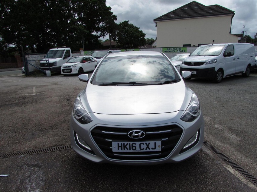2016 16 HYUNDAI I30