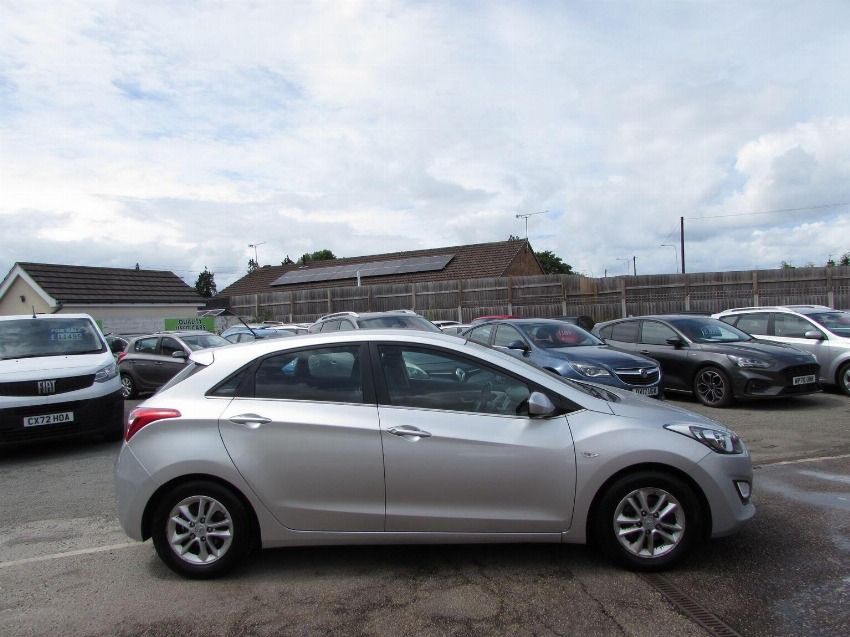 2016 16 HYUNDAI I30