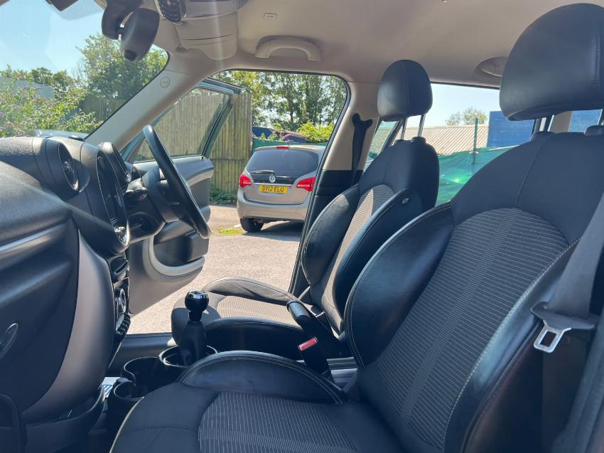 2016 66 MINI COUNTRYMAN