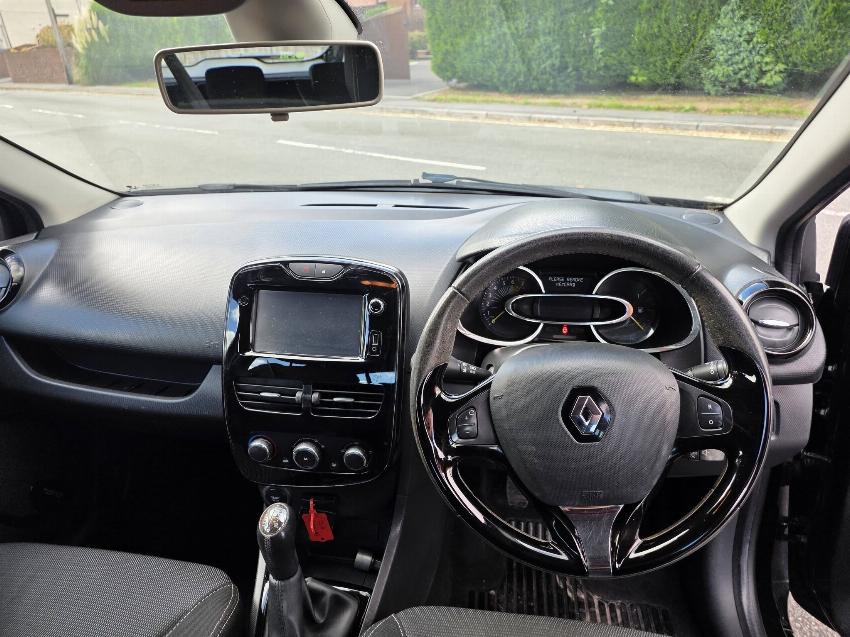 2015 64 RENAULT CLIO