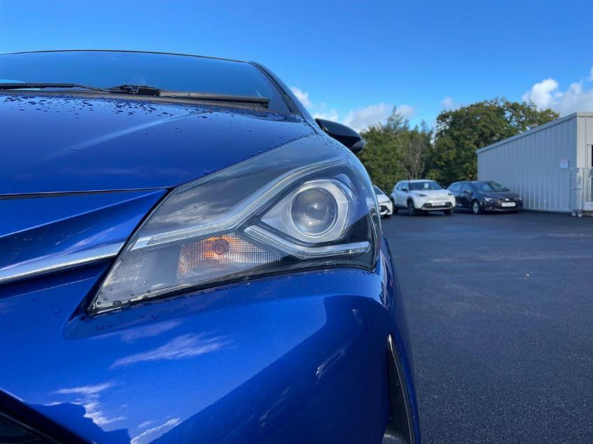 2017 17 TOYOTA YARIS