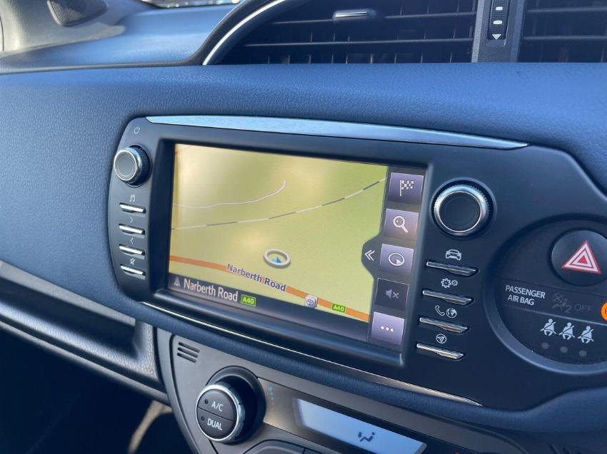 2017 17 TOYOTA YARIS