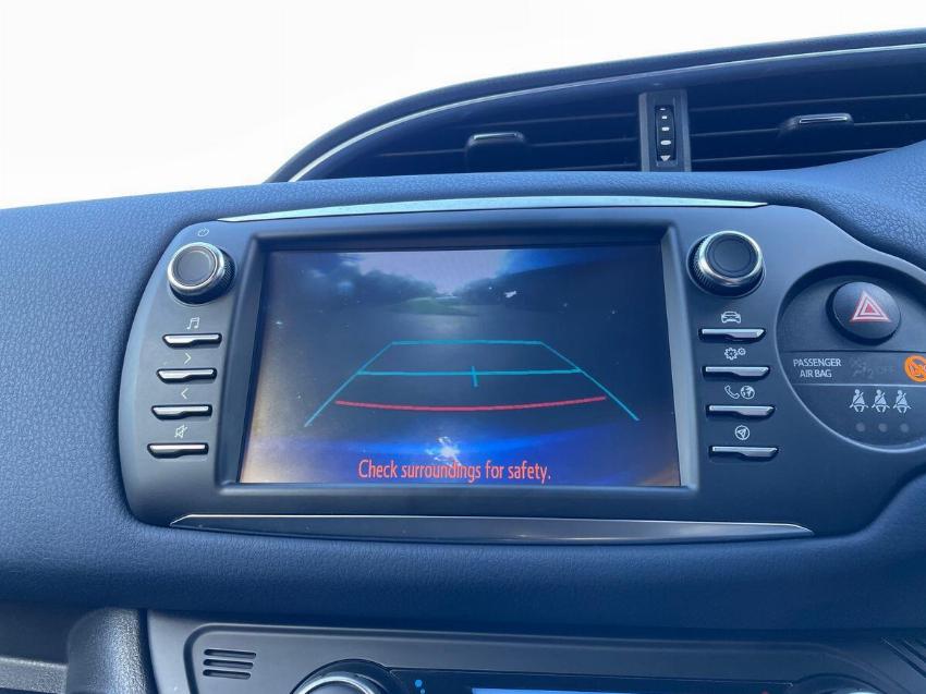 2017 17 TOYOTA YARIS