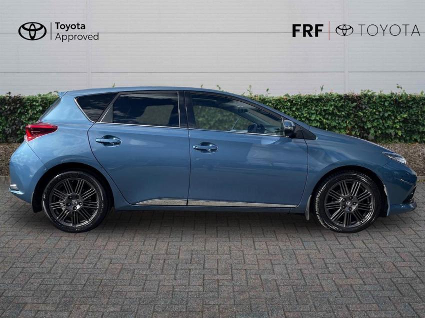 2018 18 TOYOTA AURIS