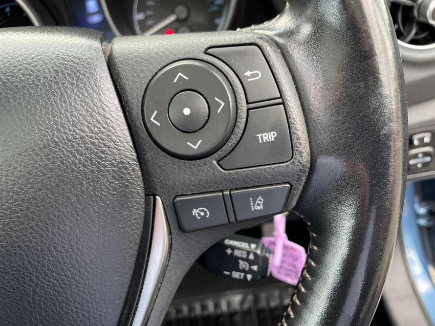 2018 18 TOYOTA AURIS