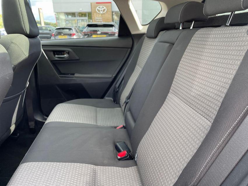 2018 18 TOYOTA AURIS