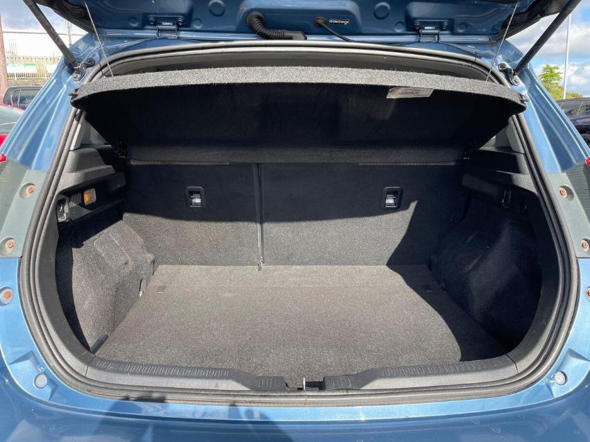 2018 18 TOYOTA AURIS