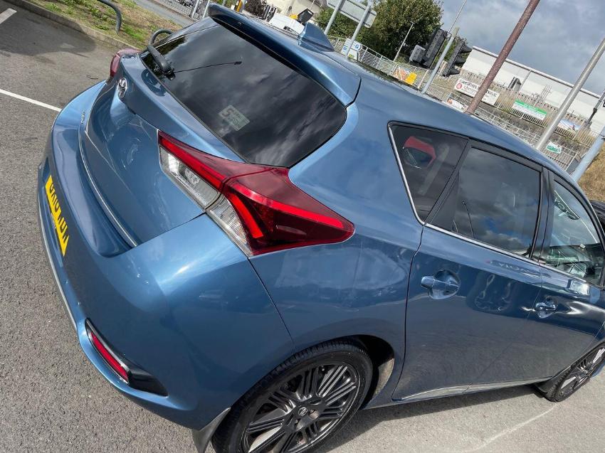 2018 18 TOYOTA AURIS