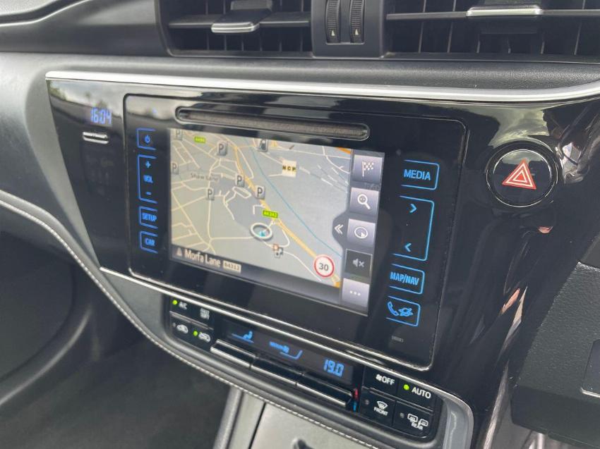 2018 18 TOYOTA AURIS