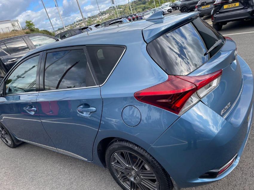 2018 18 TOYOTA AURIS