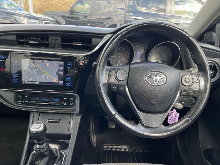 2018 18 TOYOTA AURIS