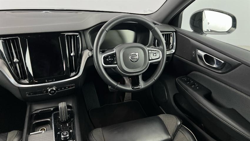 2021 71 VOLVO V60