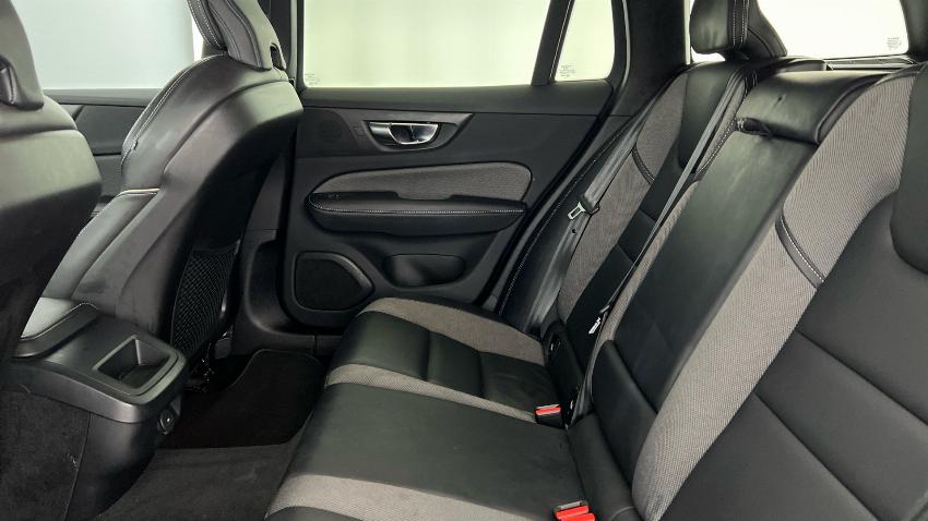 2021 71 VOLVO V60